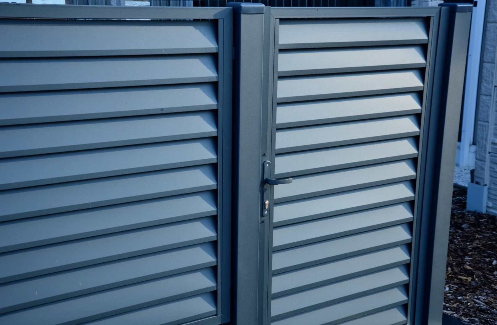 zdjęcie - ogrodzenie żaluzjowe