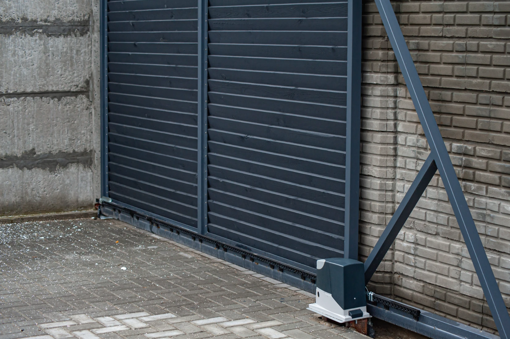 zdjęcie - brama wjazdowa