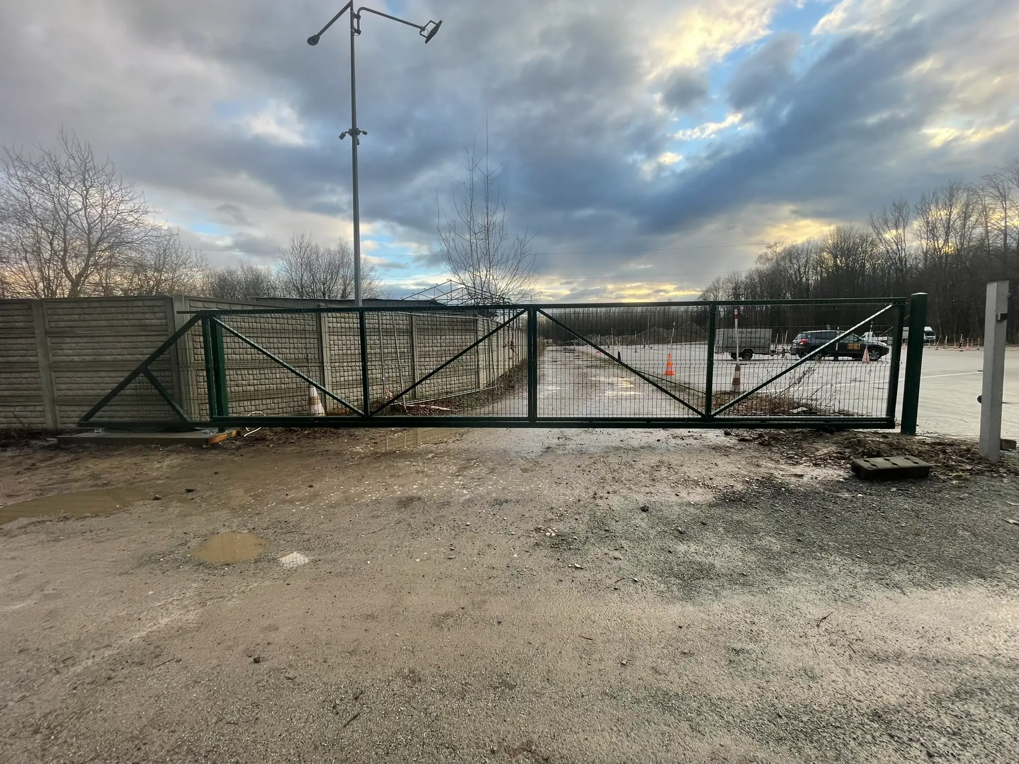 zdjęcie bramy wjazdowe