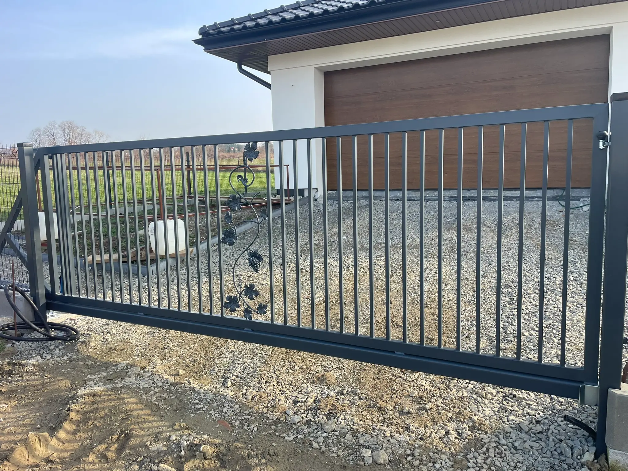 zdjęcie brama wjazdowa